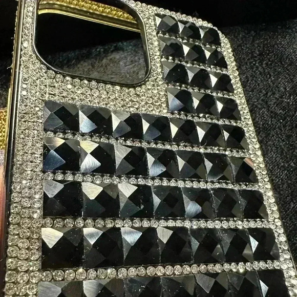 iPhone 13Pro Max Cases - Picture 10 of 13